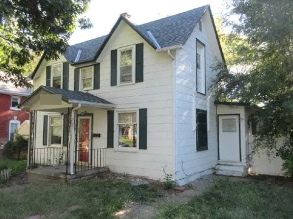424 SW Clay St, Topeka, KS 66606