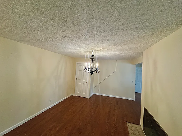 11 Admiral Ln #1 — Photo 4