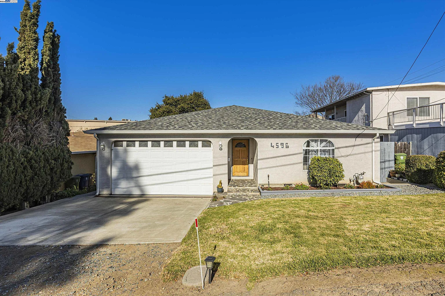 4596 Sargent Ave photo 1