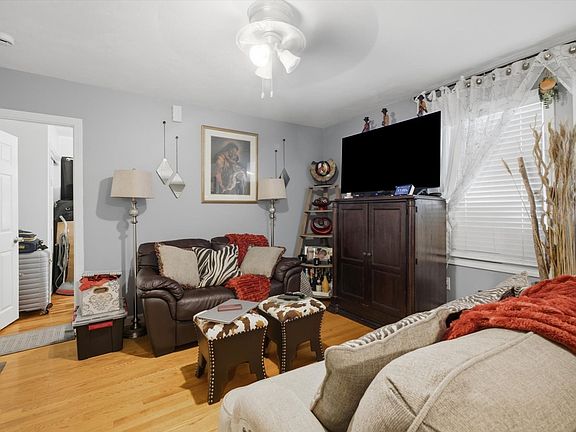 4th image of 20 Riverside Sq
