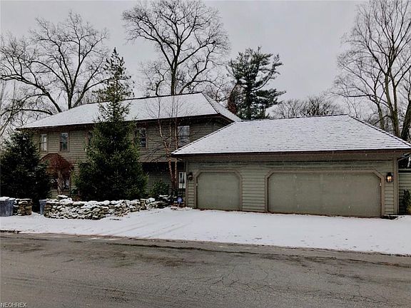 2nd image of 744 Sunnyside Ave