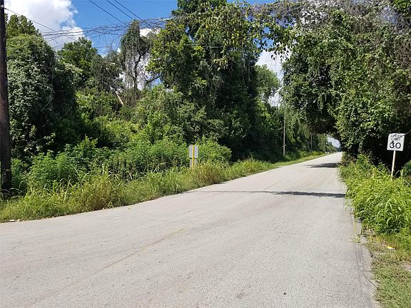 3rd image of 9917 Sunnywood Dr
