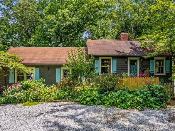 3859 Haas Rd, Cuyahoga Falls, OH 44223