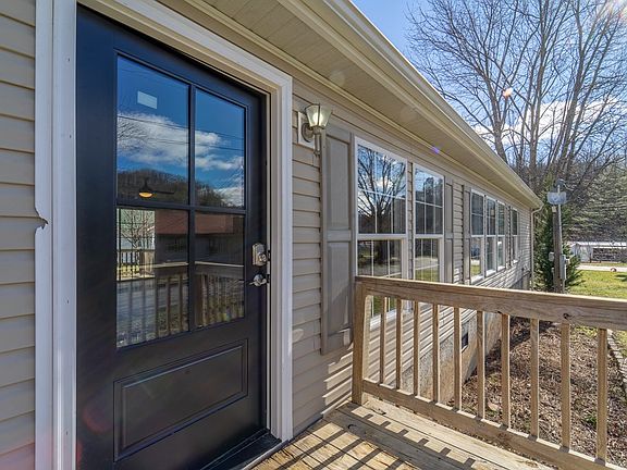 4th image of 28 Smith St