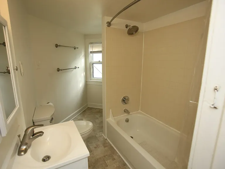 602 Monroe St #602-4 — Photo 26