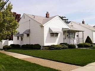 2nd image of 12896 Leroy St