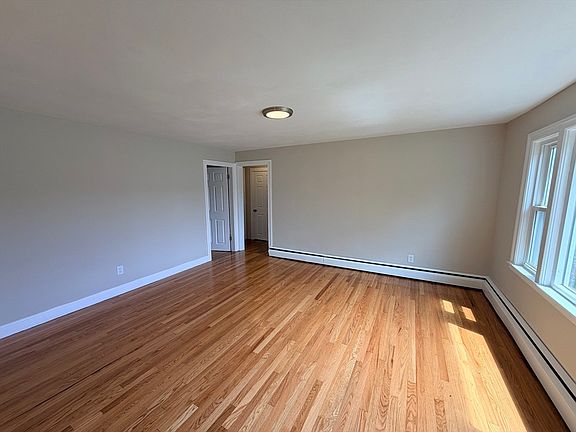 4th image of 103 Brook St