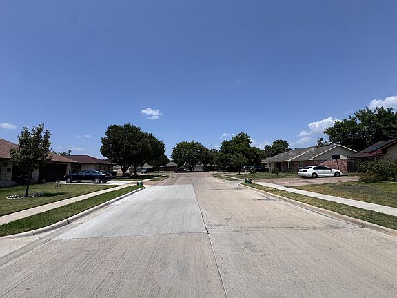 4th image of 1610 Kingston Dr