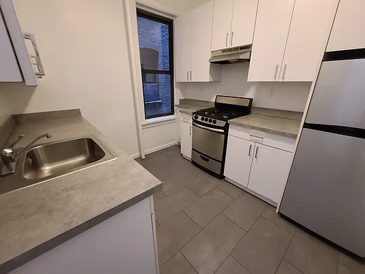 Rented by Bond New York | media 9