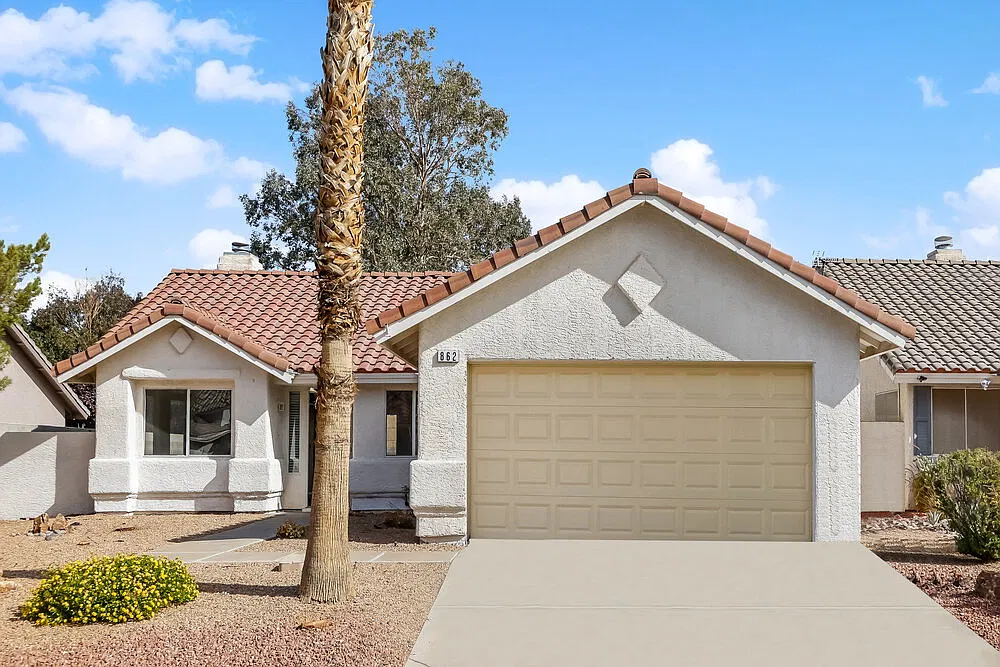 3 bed, 2.0 bath, 1324 sqft, $1,955 — Photo 1