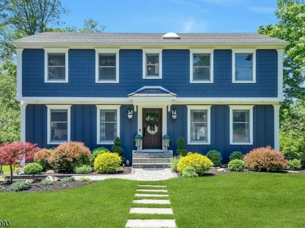 295 Squawbrook Rd, Wyckoff Twp., NJ 07481