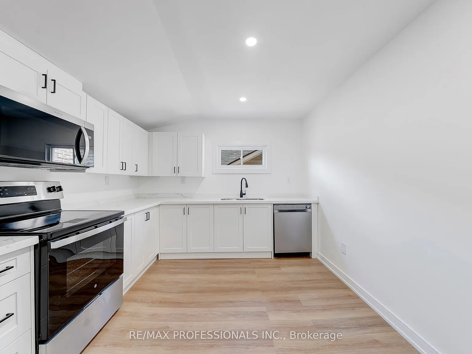 2 bed, $1,900 — Photo 3