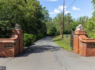 9860 Marsh Ln, Lusby, MD 20657