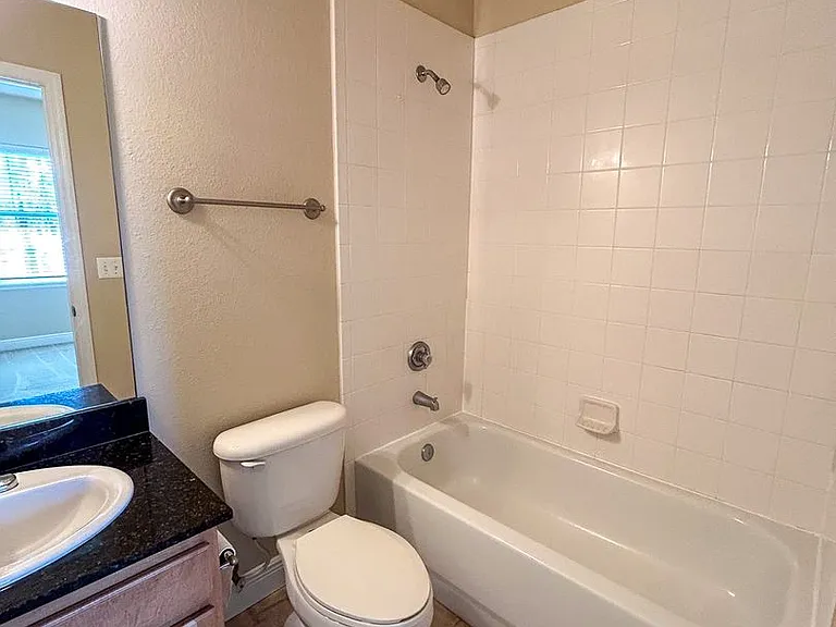 2942 SW 35th Pl #32 — Photo 24