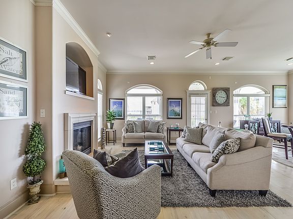 5th image of 1007 Lillian Ln