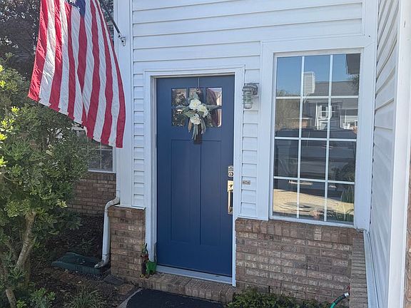 3rd image of 422 Canterbury Ct NW