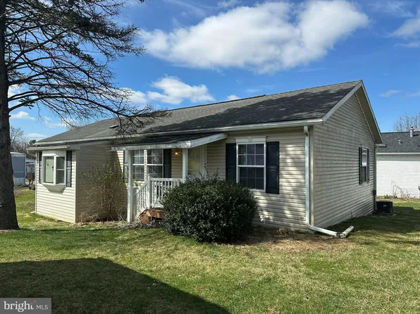 8737 Breinig Run Cir, Breinigsville, PA 18031