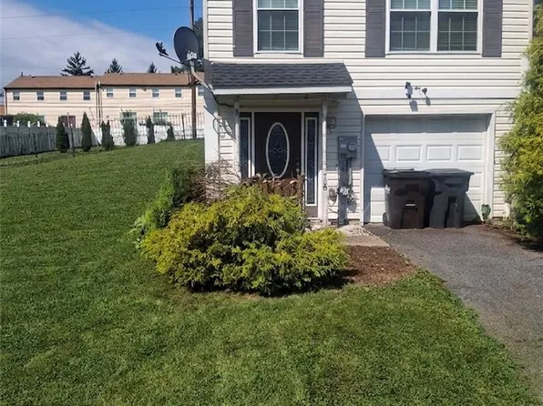 708 Bach Ct, Freemansburg, PA 18017