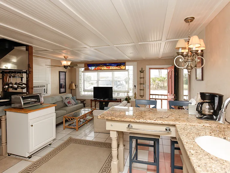 403 Crawford Rd #B — Photo 9