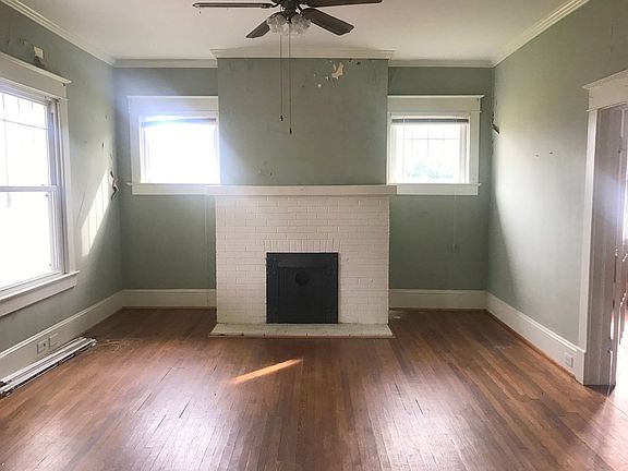 2nd image of 814 E Mulberry St