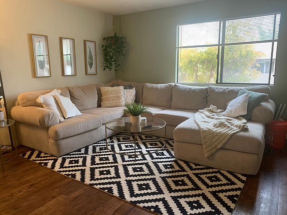 4th image of 2240 Garnet Ave #4