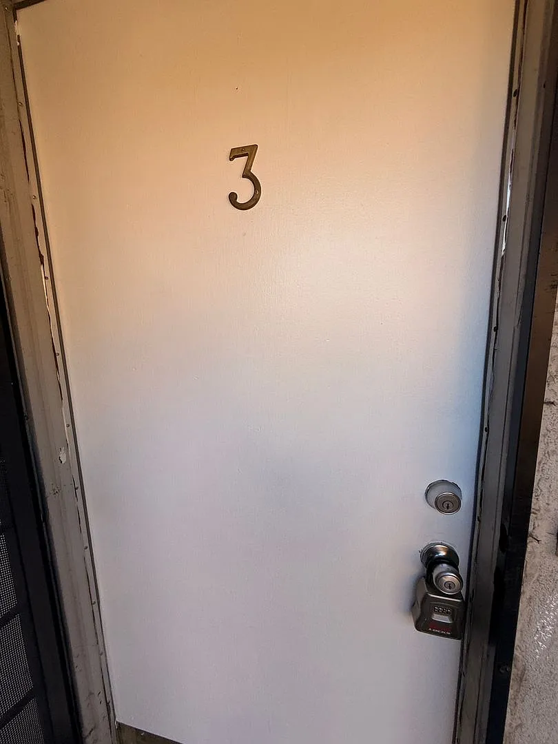 S208KL — Photo 4