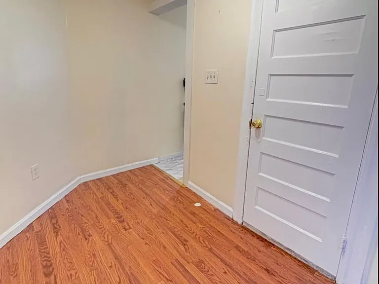 32 Harrison Ave — Photo 10