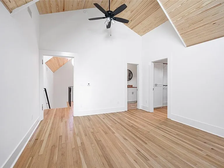 702 W Gibson St — Photo 34
