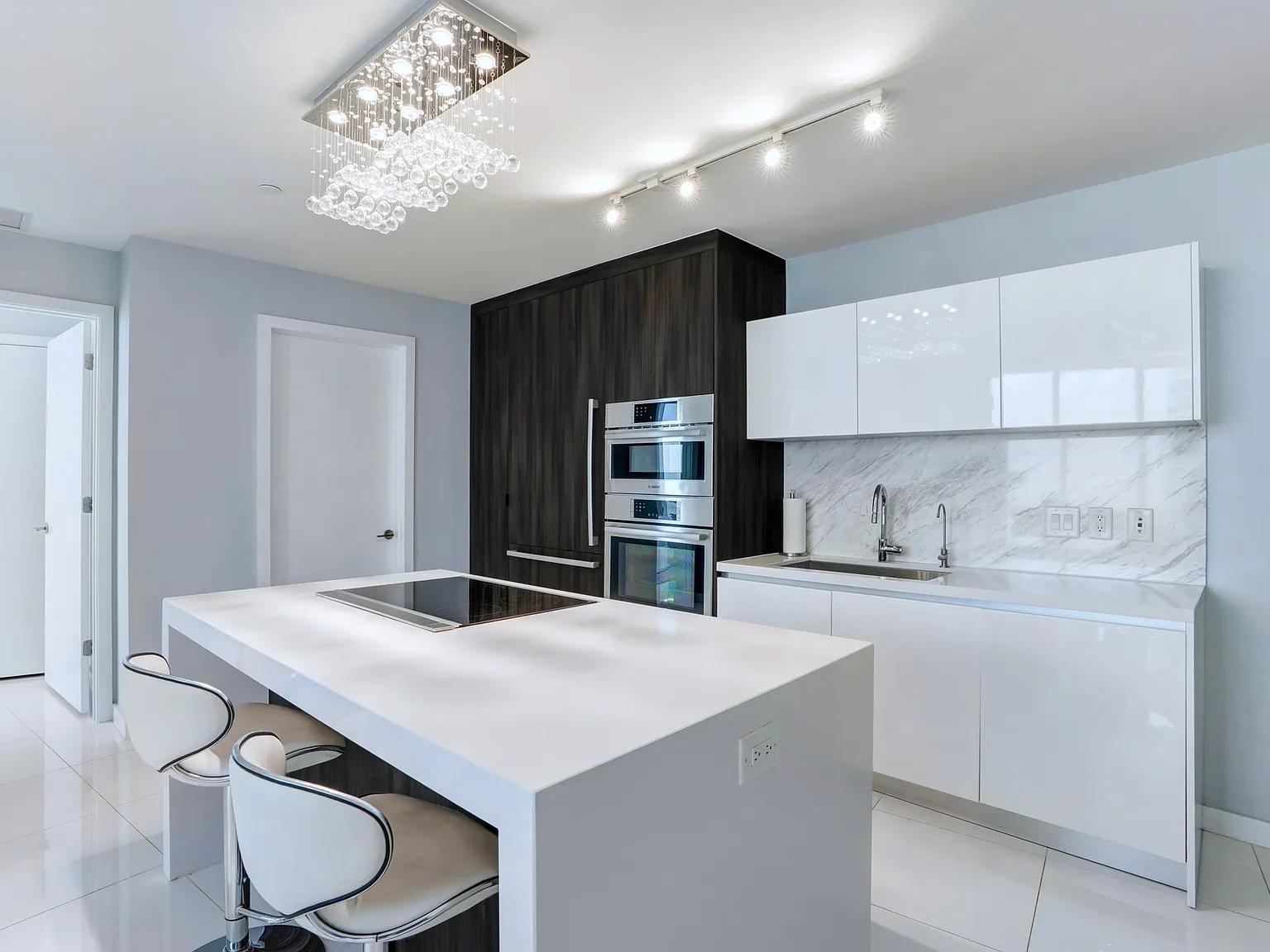 2 bed, 1559 sqft, $8,500 — Photo 3