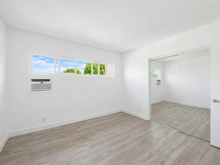 6828 Fulton Ave #4 — Photo 11