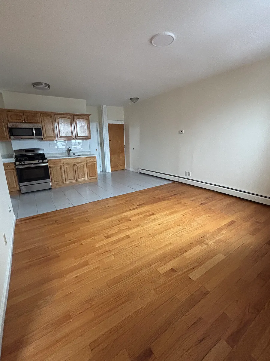 Building Photo - 738 Kearny Ave #4