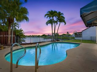 Avalon Lakes, Hialeah, FL 33015