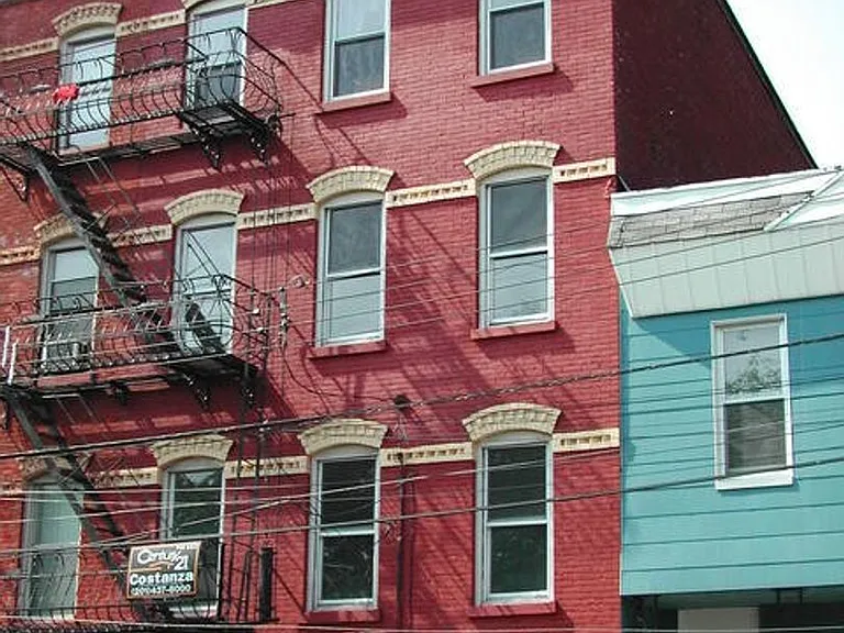 41 Harmon St #1-4 — Photo 5