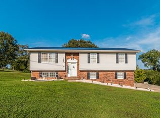 212 Marshall Ave, Mt Carmel, TN 37645