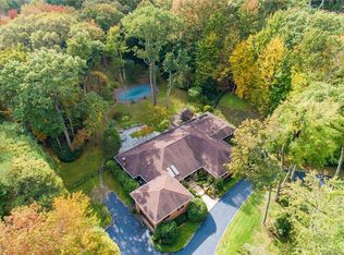 39 The Hollows N, East Norwich, NY 11732