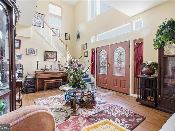 3rd image of 6424 Fairbanks St