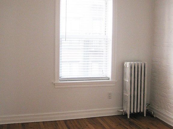 4th image of 169 Suffolk St APT 4