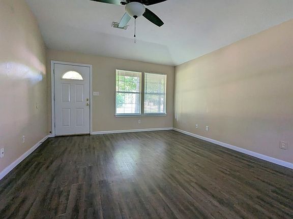 3rd image of 12115 Royal Green Dr