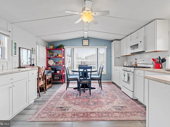 525 Canter Rd, Wilmington, DE 19810