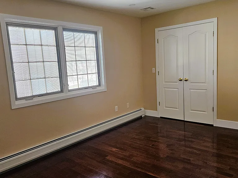10 Arbutus Ave #1 — Photo 4