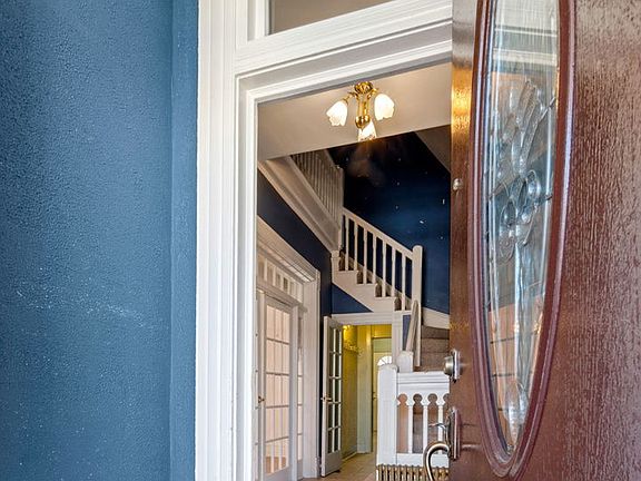 4th image of 4140 S Lake Park Ave