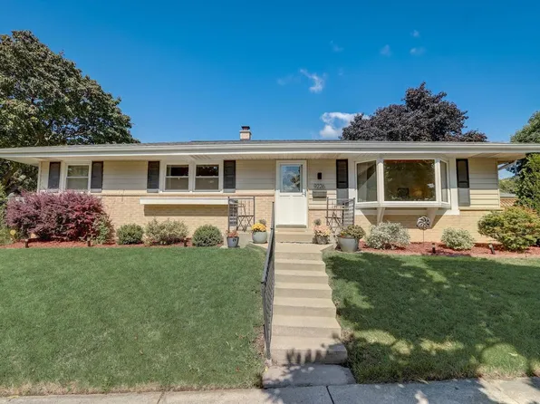 9226 West Wilbur AVENUE, Milwaukee, WI 53228