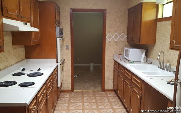 2nd image of 9019 Hetherington Dr