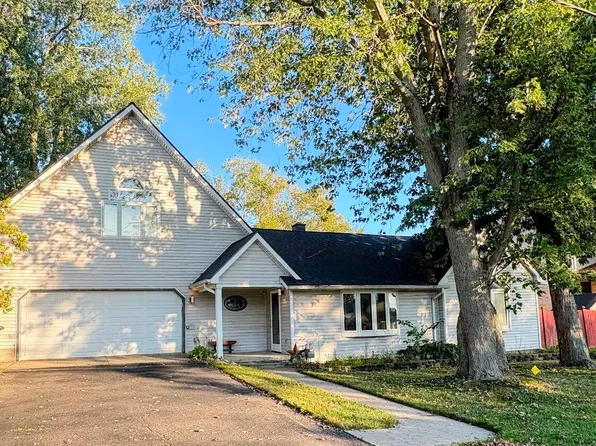 30357 Worth St, Gibraltar, MI 48173