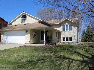 1810 Oakwood Ave, New Ulm, MN 56073