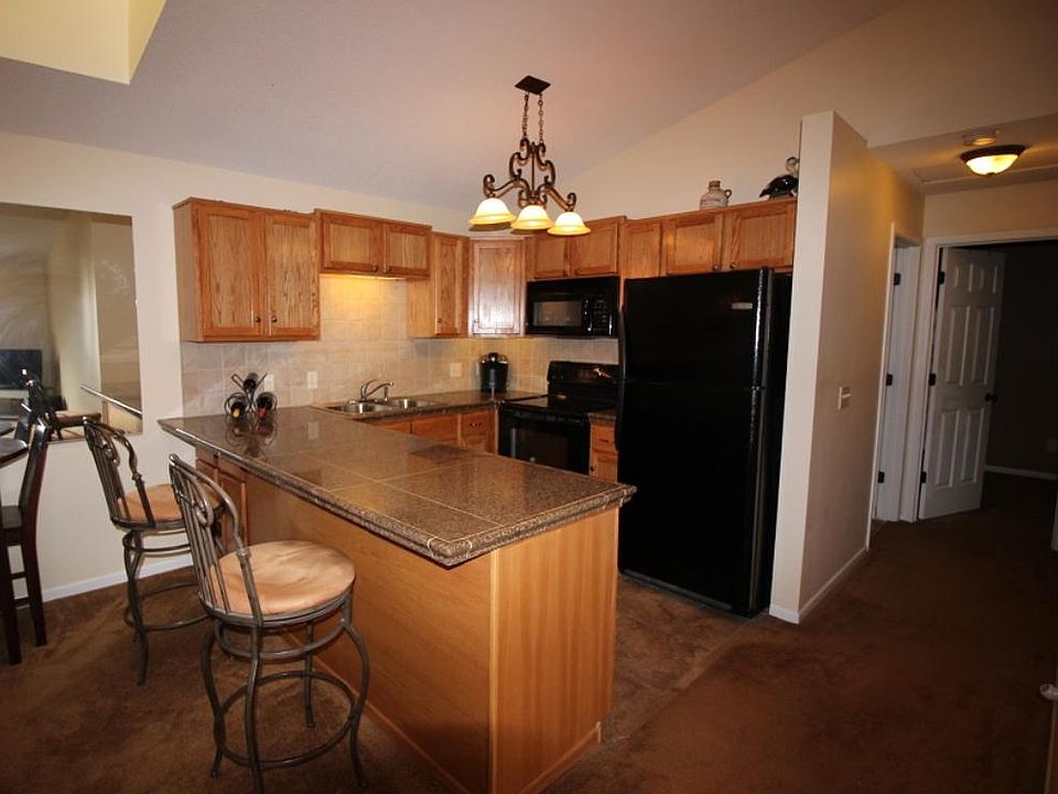 1st image of 970 Pondview Ct