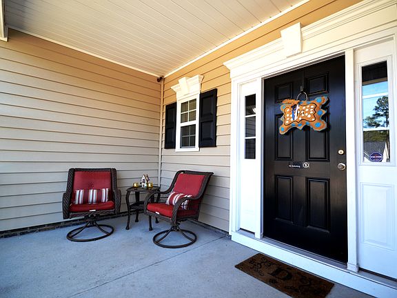 2nd image of 1550 Gray Hill Ct