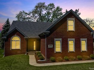 11895 Adams Ct, Livonia, MI 48150