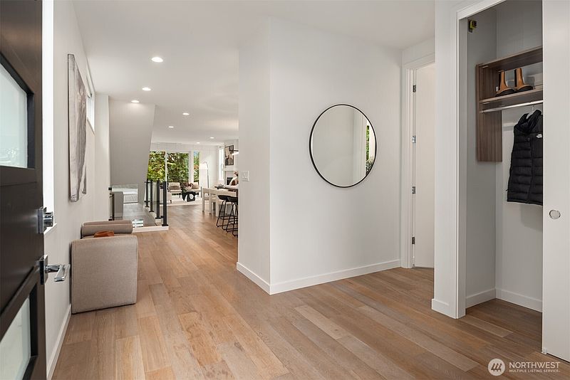 2nd image of 5447 21st Avenue SW