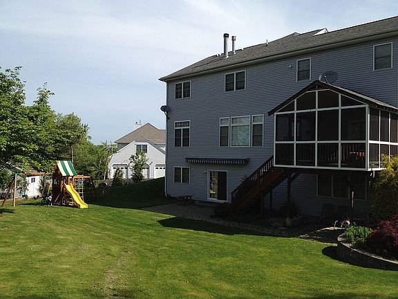 4th image of 52 Wyndham Ln